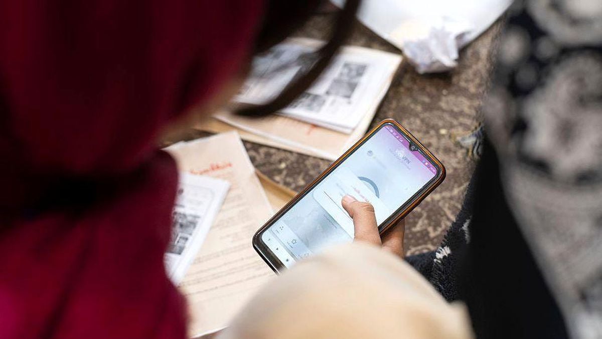 Sınırda gizli bağlantılar ve VPN: İran halkı yurt dışındaki aileleriyle nasıl iletişim kuruyor?