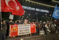 Üsküdar'da mahalle sakinlerinin McDonald's protestosu sürüyor