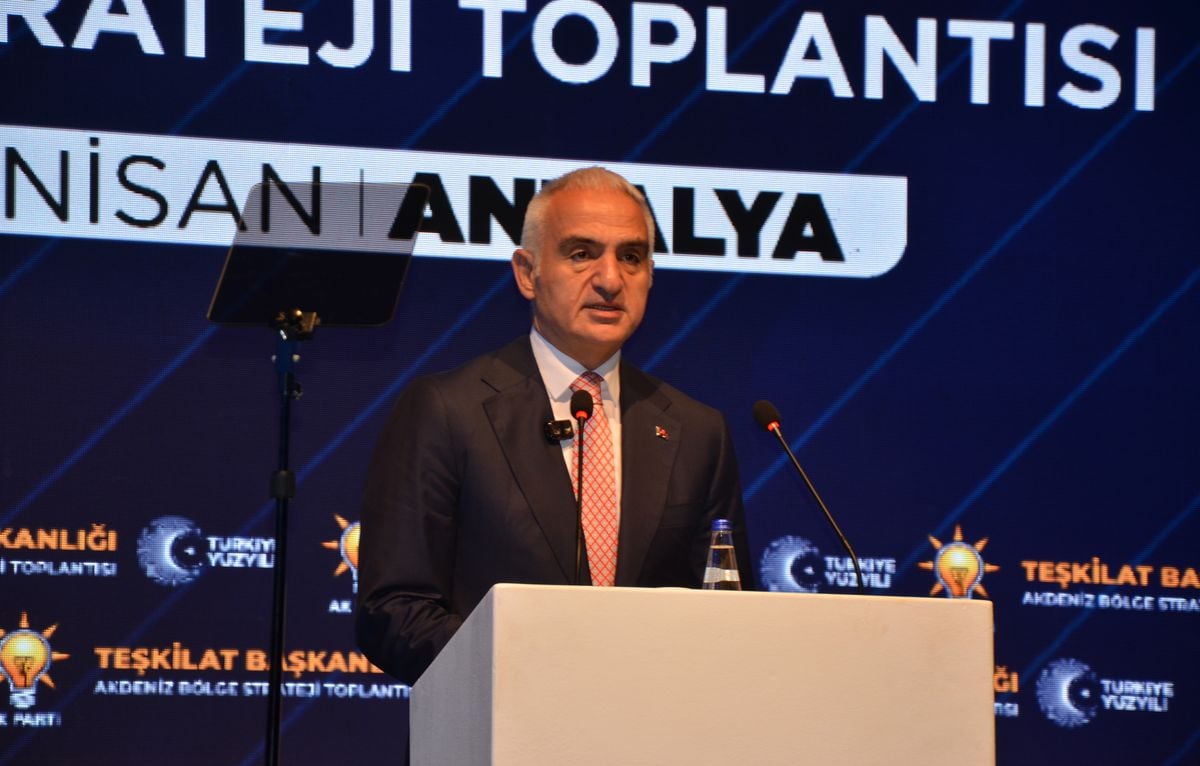 Bakan Ersoy: Artık her yıl kendini aşan ve yeni rekorlar kıran bir Türk turizmi var