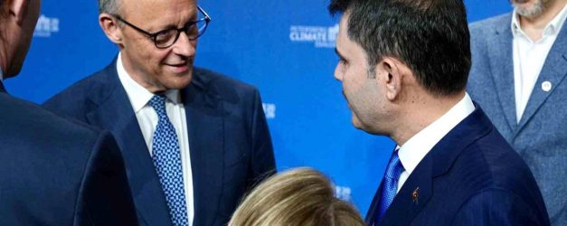 Bakan Kurum, Almanya Başbakanı Merz ile bir araya geldi