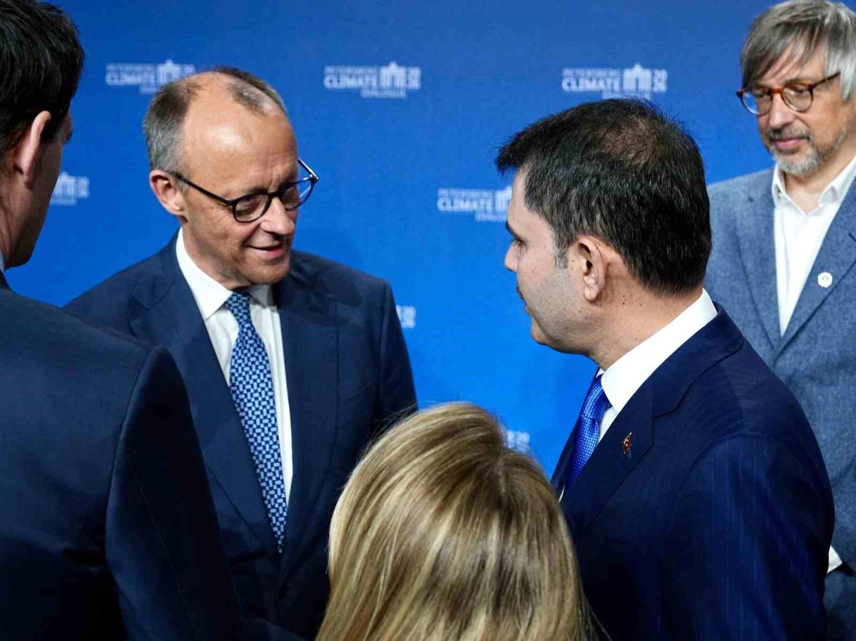 Bakan Kurum, Almanya Başbakanı Merz ile bir araya geldi