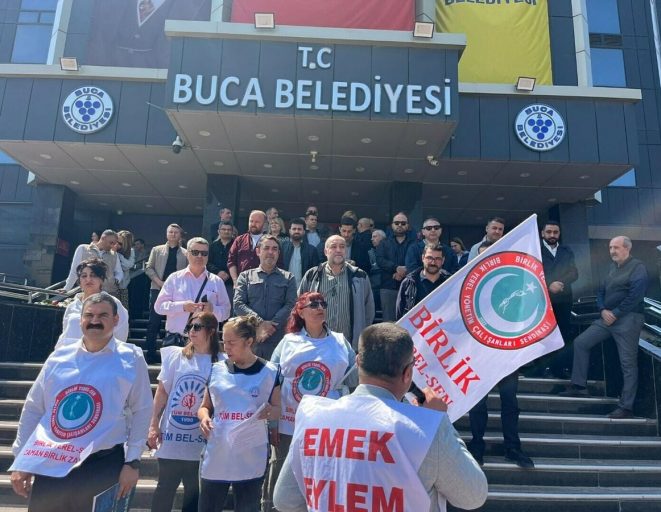 Buca Belediyesi'nde memurlar geriye dönük TİS haklarını alamadıkları için iş bıraktı