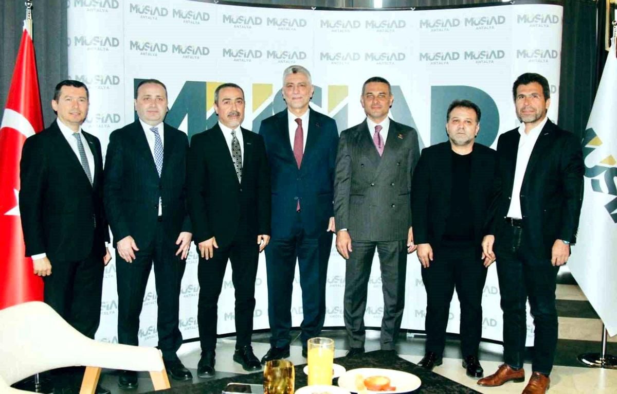 MÜSİAD Muğla heyeti Ticaret Bakanı Bolat'ın da katıldığı istişare toplantısına katıldı