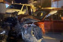 Alkollü sürücü 4 araca birden çarptı: 2 yaralı