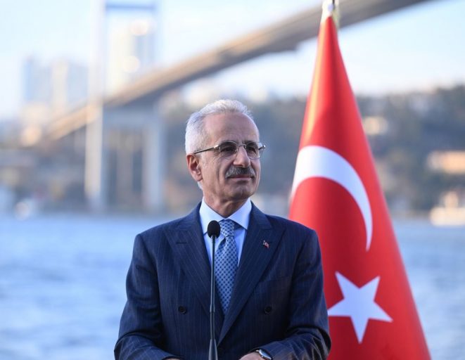 Bakan Uraloğlu: 4 ayda 15 bin 639 gemiye kılavuzluk hizmeti verildi