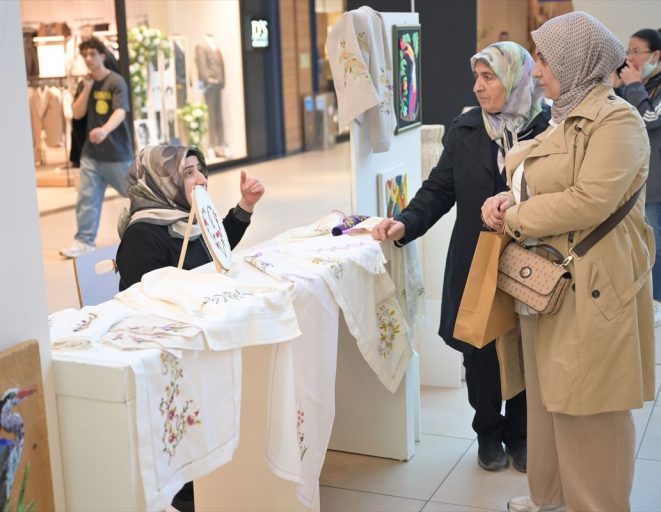 Esenyurt Belediyesi'nden Anneler Günü'ne özel sergi