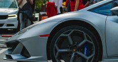 Hürmüz krizi lüks otomobilleri vurdu: Motor yağı alarmı