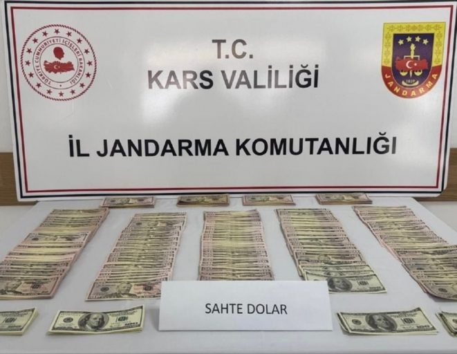 Kars'ta Kurban Bayramı öncesi sahte 51 bin 400 dolar ele geçirildi