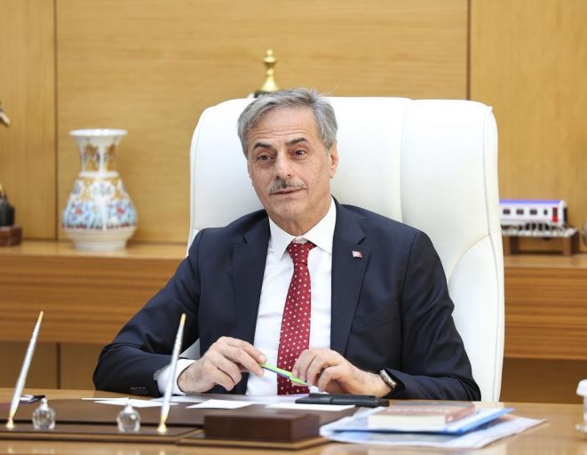 Sakarya Büyükşehir Belediye Başkanı Alemdar'dan tramvay hattı açıklaması
