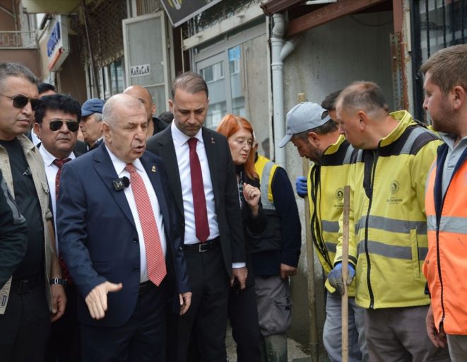 Ümit Özdağ, Samsun'da Sel Bölgesinde İncelemelerde Bulundu ve Gençlik Buluşması'nda Konuştu