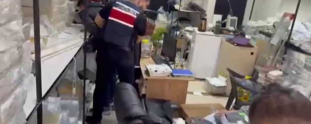 Zeytinburnu'nda sahte altın operasyonu: 2 gözaltı