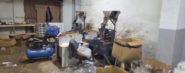 İstanbul ve Adıyaman'da kaçak tütün mamulü operasyonunda 24 şüpheli yakalandı