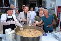 Bafra'da 3 bin kişiye aşure ikramı