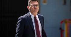 İngiltere'nin yeni Başbakanı Andy Burnham oldu