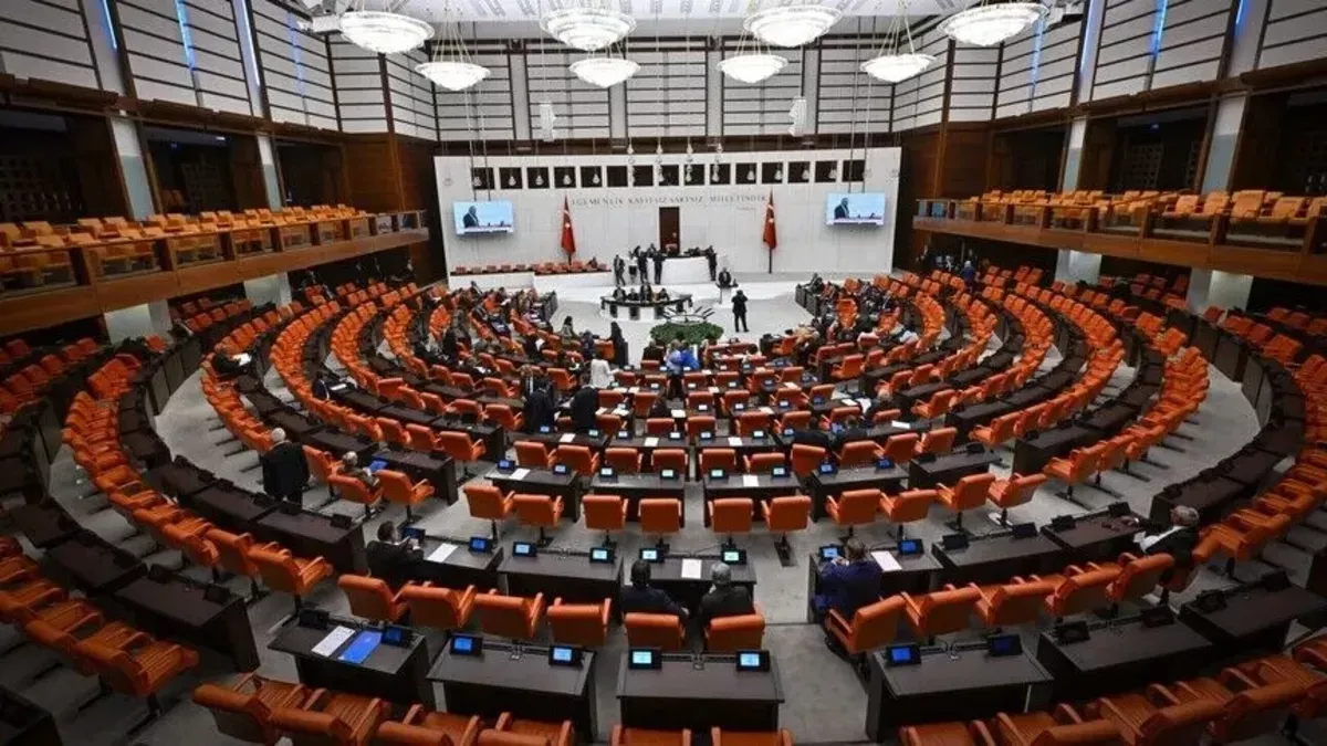 TBMM'de kabul edilen torba teklifle binek otomobiller ve motosikletler için ÖTV düzenlemesi yasalaştı
