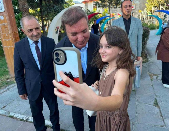 Vali Aydoğdu, Ordu ve Halitpaşa Caddesi’nde esnafla buluştu