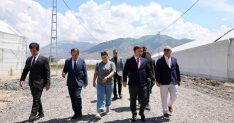Vali Aydoğdu Toplu Sera Bölgesi'nde üreticilerle buluştu