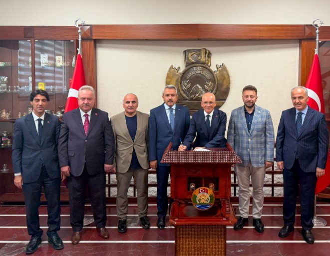 Bakan Şimşek Rize'de Temaslarda Bulundu