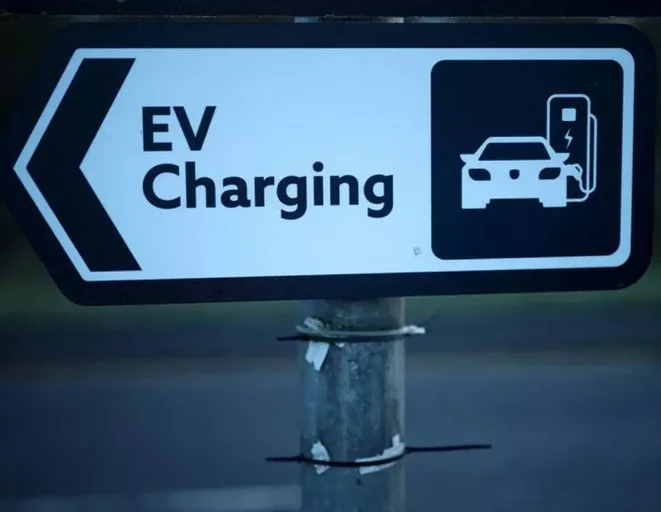İngiltere elektrikli araç hedeflerini gözden geçiriyor