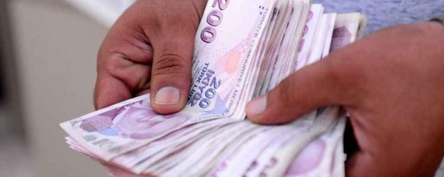 Sürücüler güne zamla başladı! Benzinin litresi bazı illerde 72 lirayı aştı
