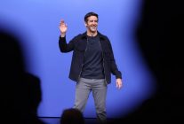 Apple'da 15 yıl sonra bir ilk! Lansmanda tüm gözler onun üzerindeydi