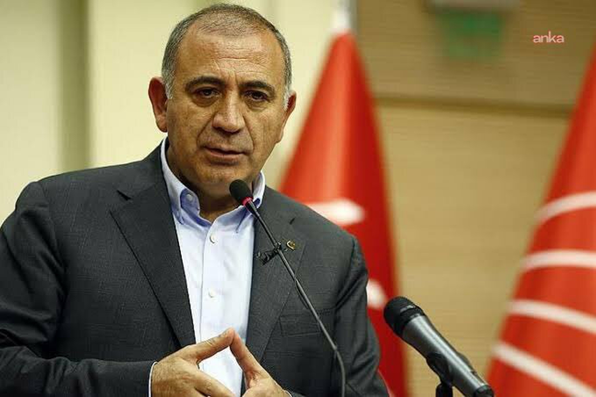 CHP İstanbul İl Başkanı Tekin, paranın değerlerin önüne geçmesine sert tepki gösterdi