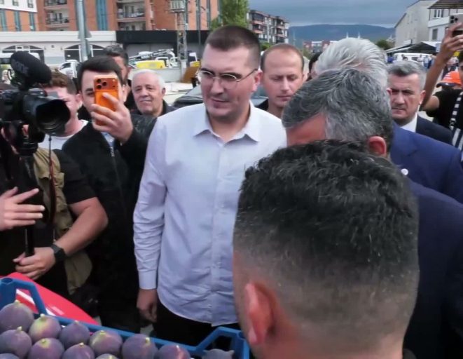 Özgür Özel, Bursa'da incir üreticilerine mazotun ÖTV'siz ve KDV'siz olacağını söyledi