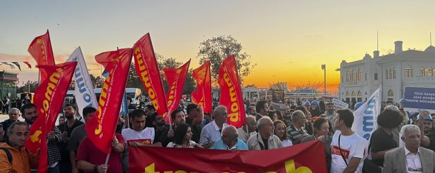 TMMOB İstanbul, Kadıköy'de 19 Eylül Dayanışma Günü'nde diplomalı işsizliği vurguladı