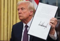 Trump, resmi evraklarda 'süper zeka' ifadesini zorunlu kılan kararnameyi imzaladı