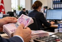 Beklenen haber yıllar sonra geldi! Memurları ilgilendiren maaş kararı