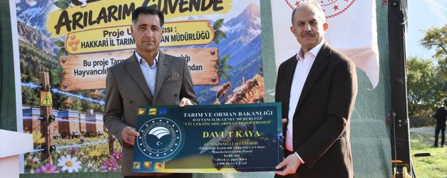 Hakkari'de arıcılara yabani hayvanlara karşı elektrikli tel çit dağıtıldı